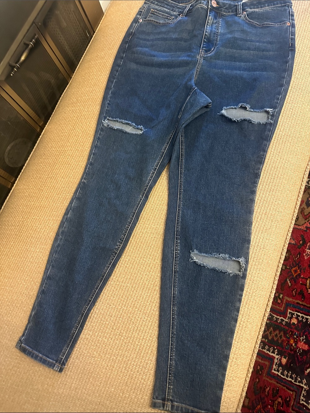 💜#72 BNWT FASHION TO FIGURE Women’s Distressed Dark Blue Skinny Jeans